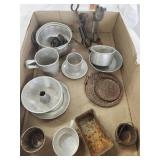 Vtg. Miniature kitchen Items