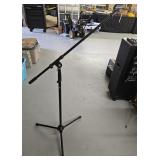 H N mic stand