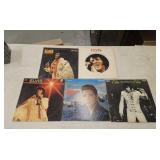 5 Elvis Presley vinyl albums