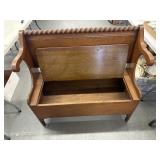Nice Vtg wooden storage bench