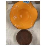 Telaflora Tango glass bowl, small carved wood bowl