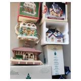 Vtg Dickensvale Porcelain Lighted House , Vtg.