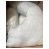 Lot of 5 pillows that are brand new