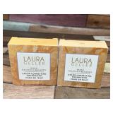 New 2pc Laura Geller powder foundation, color