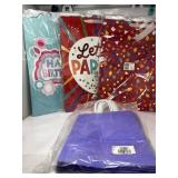 New lot of 3 assortment of gift bags 3 really