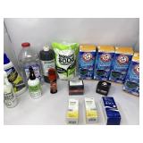 Miscellaneous lot that includes trash can