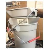 Rubbermaid Commercial Products Brute Heavy-Duty