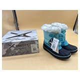 New size 6 Arctix big kids snow boots