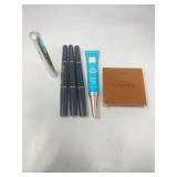 Make up lot USED/Damaged eyeshadow is missing one