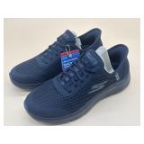 New 9.5 wide Skechers Women