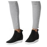 New size 7 SOREL Women's Out N About Slip-On