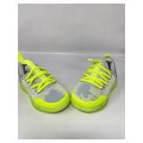 AMZZPIK Boys and Girls Light Up Shoes Size 5T to