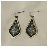 Kendra Scott Earrings - Used Condition