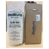 New full/queen quilt set