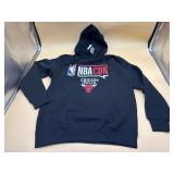 New medium menï¿½s Chicago Bulls hoodie