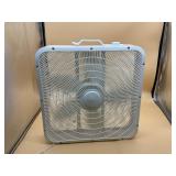 20 inch box fan tested working never used, legs