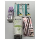 New Womenï¿½s Health & Beauty Lot, Includes 30 PCs
