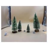Small led lighted teee decor set