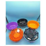 45pc Lot of Halloween plastic candy bowls and spid