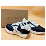 Size 8 women s Steve Madden sneakers