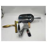 Kitchen lot , xl scoop metal, small fry spatula me