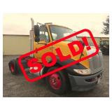 2011 International 8600 SBA 4X2 Semi Truck