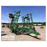 John Deere 2210L Field Cultivator