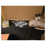 Fabric and shoe stretchers