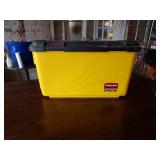Rubbermaid Storage Container