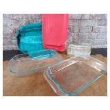 Pyrex insulated carrier and glass cake pan,