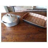 Wagner Ware Magnilite Rosterette #4263 with lid,