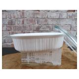 Corning Ware - Fluted White Casserole w/lid