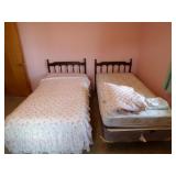 Twin Beds with Mattress/Box Springs/Bedding