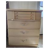 4 Drawer Dresser & 6 Drawer Dresser