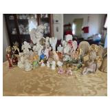 Ceramic Angel Trio with light - powers on