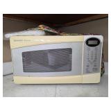 Sharp Microwave - powers on
