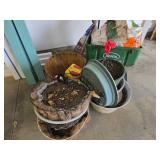 Garden/Lawn Supplies, Planters, Spreader