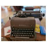 Vintage Royal Manual Typewriter