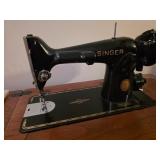 Vintage Singer Sewing Machine in Cabinet