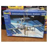 Revell 1:144 International Space Station ISS