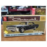 AMT 1:25 Scale Lincoln Continental 1964