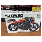 Tamiya 1:12 Suzuki RGB500 Grand Prix Racer