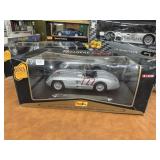 Vintage Maisto 1:18 Die Cast Car