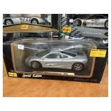 Vintage Maisto 1:18 Die Cast Car