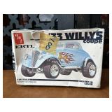 AMT ERTL '33 Willys Coupe 1:25 Scale Model