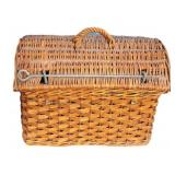 VINTAGE WOVEN WICKER PICNIC BASKET