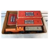 Lionel Model Train Box Cars & Low Bridge Signal