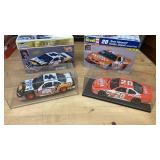1:24 Scale NASCAR Replicas w/ Plastic Cases
