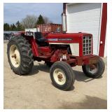 International 574 Tractor