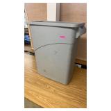Rubbermaid Trash Can